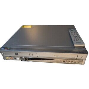 Insignia IS-DVD100121 VCR/DVD Combo with remote - Tested